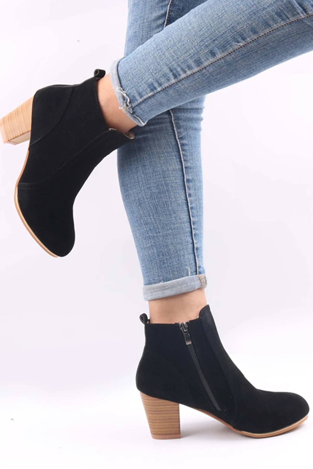 Amozae-Frosted Round Toe Chunky Heel Ankle Boots