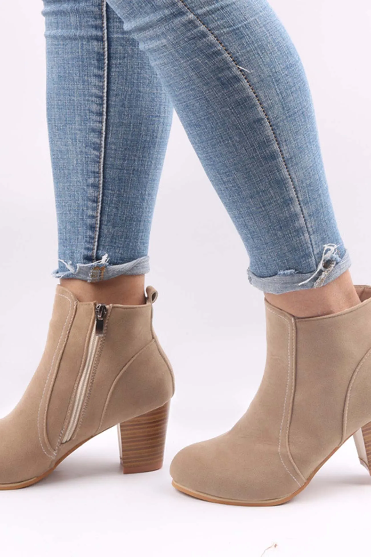 Amozae-Frosted Round Toe Chunky Heel Ankle Boots