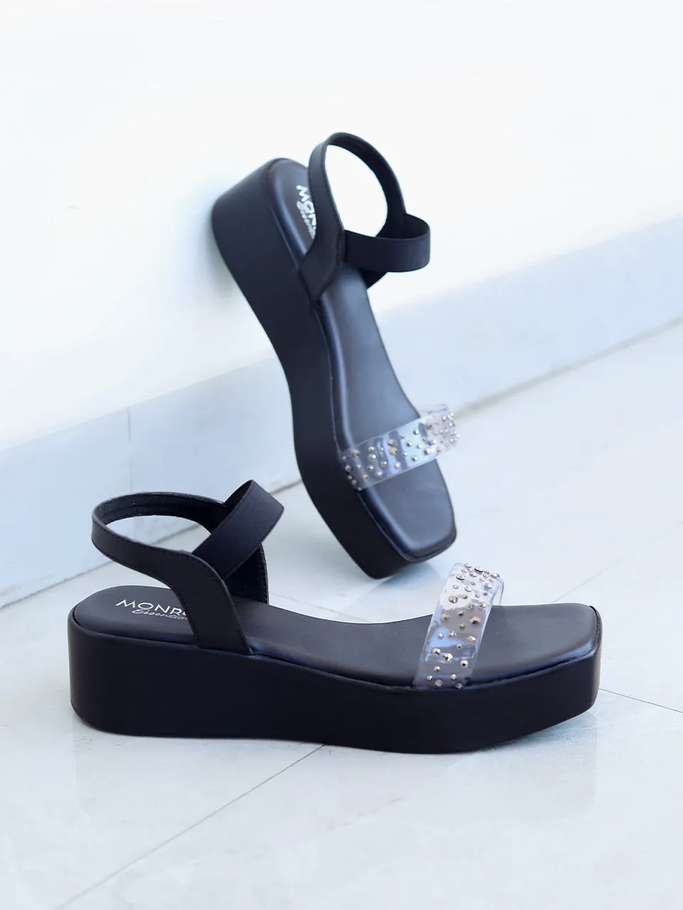 Lamia Black Flatform Heels